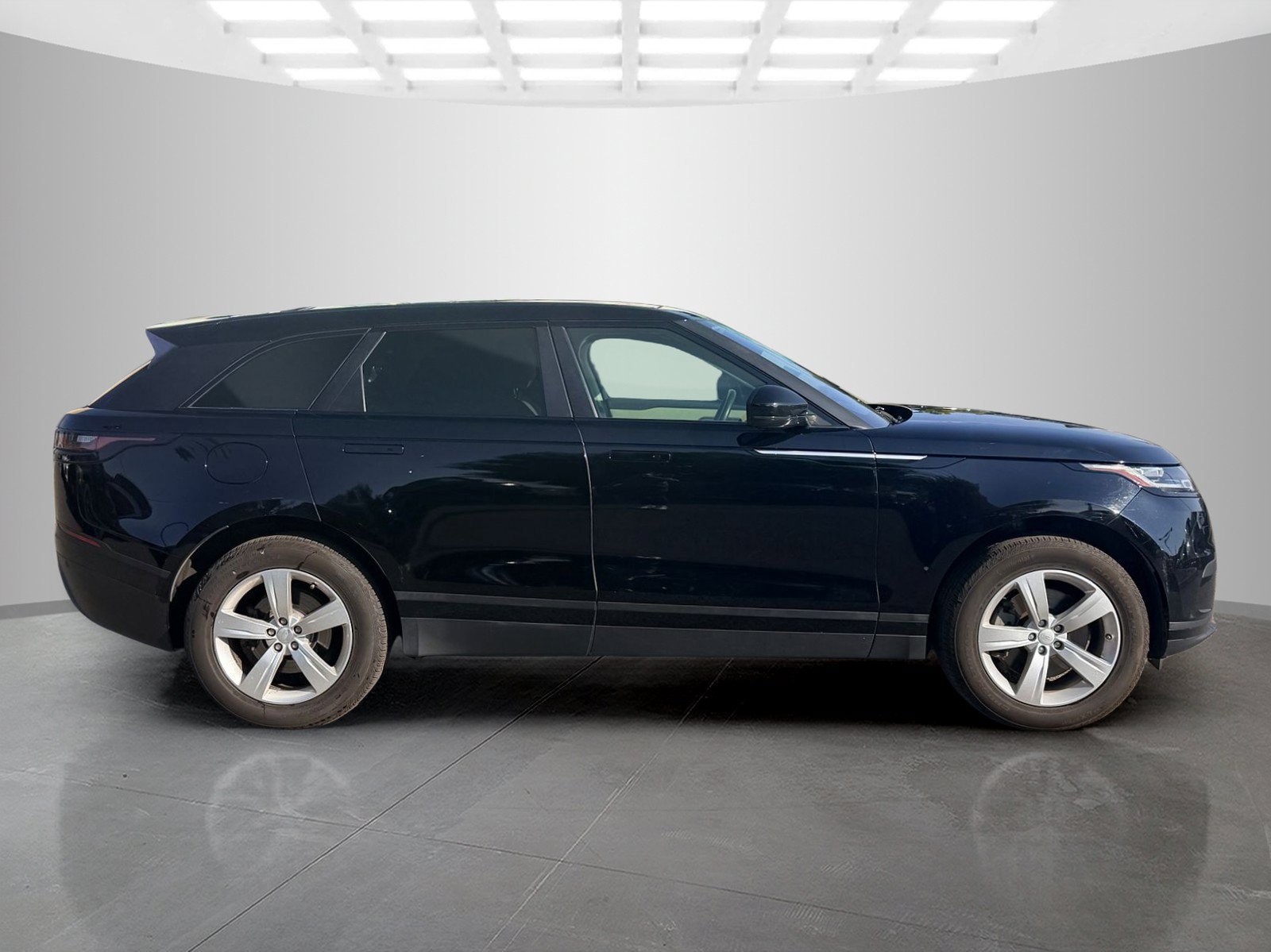 Used 2018 Land Rover Range Rover Velar S AWD/4WD image 4