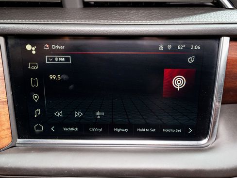 Used 2024 GMC Yukon Denali Ultimate image 21