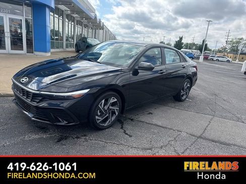 Used 2025 Hyundai Elantra Sport FWD image 2