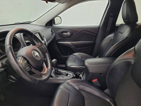 Used 2019 Jeep Cherokee Latitude Plus image 17