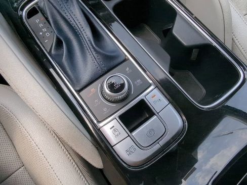 Used 2023 Kia Telluride EX w/ EX Captain's Chair Package AWD/4WD image 19