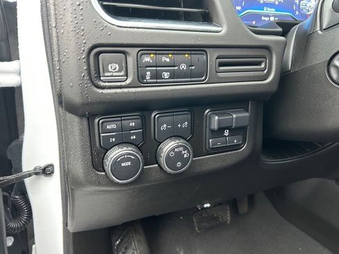 Used 2024 Chevrolet Tahoe LT w/ Luxury Package image 21