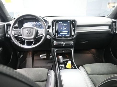 Used 2021 Volvo XC40 T4 R-Design w/ Protection Package Premier FWD image 9