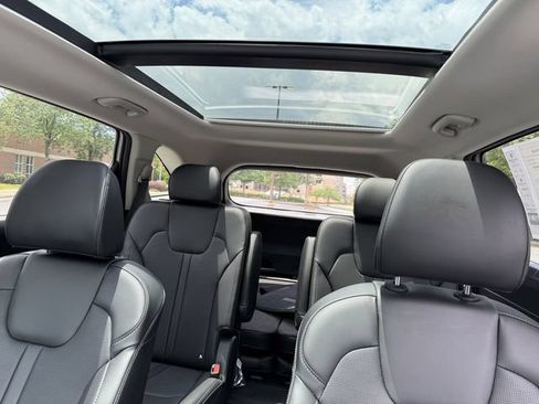Certified 2026 Kia Sorento EX w/ EX Premium Package FWD image 33