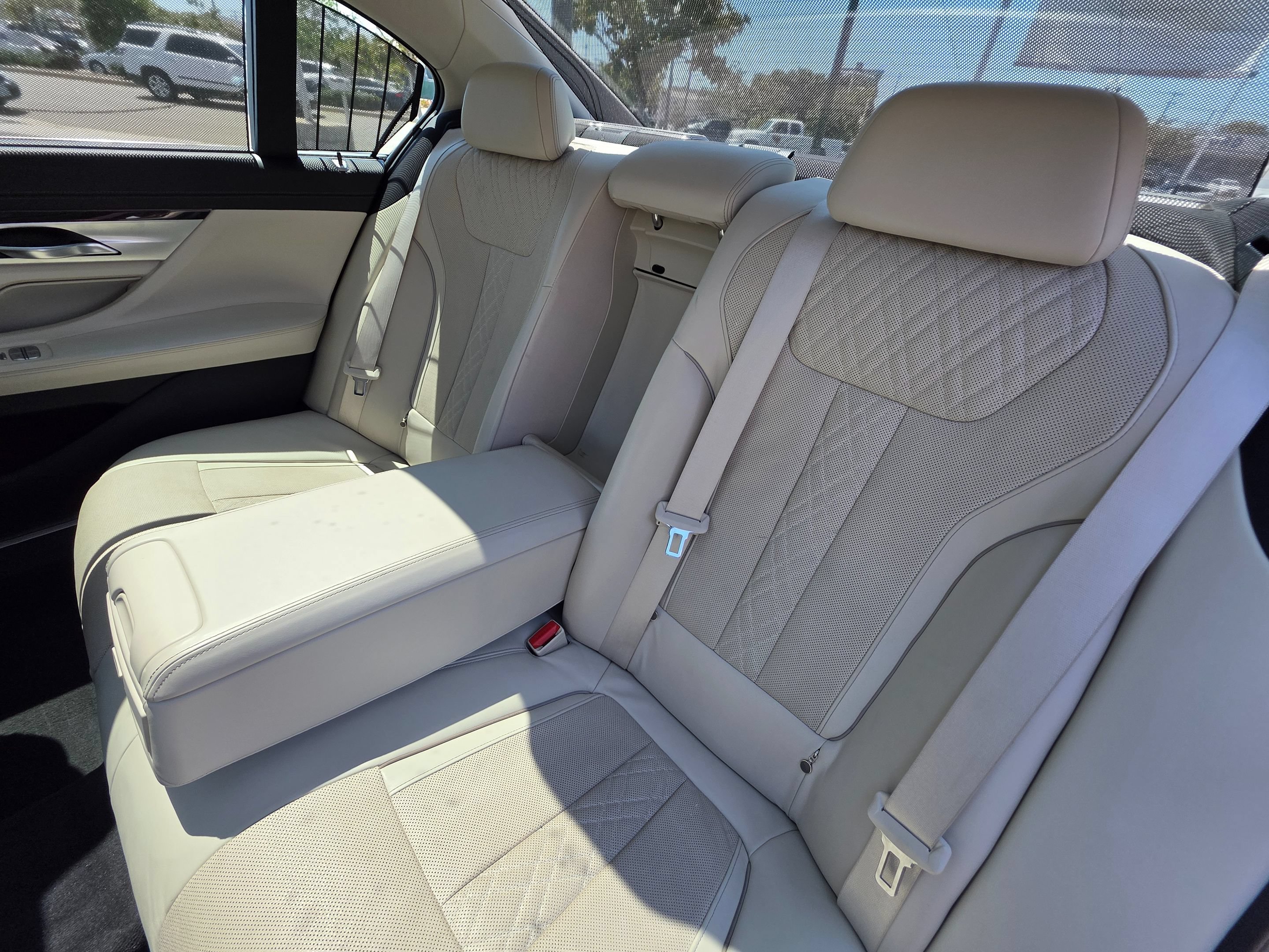 Used 2016 BMW 740i RWD image 17