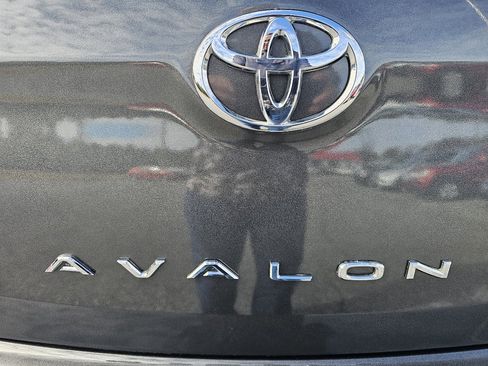 Used 2005 Toyota Avalon XL image 23