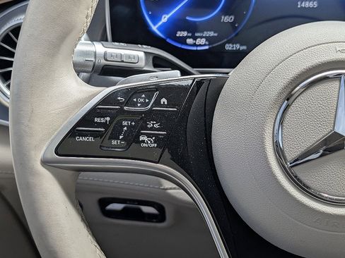 Used 2023 Mercedes-Benz EQS 450+ SUV image 9