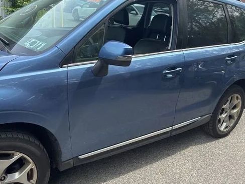 Used 2018 Subaru Forester 2.5i Touring AWD/4WD image 4
