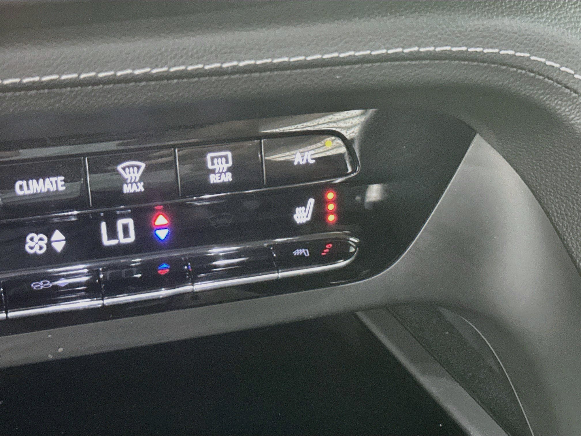 Used 2023 Buick Envision Preferred FWD image 25