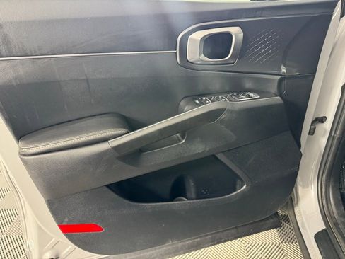 Used 2024 Kia Sorento S w/ Panoramic Sunroof Package image 10