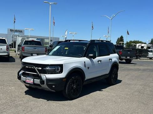 Certified 2025 Ford Bronco Sport Badlands w/ Sasquatch Badlands Package AWD/4WD image 8