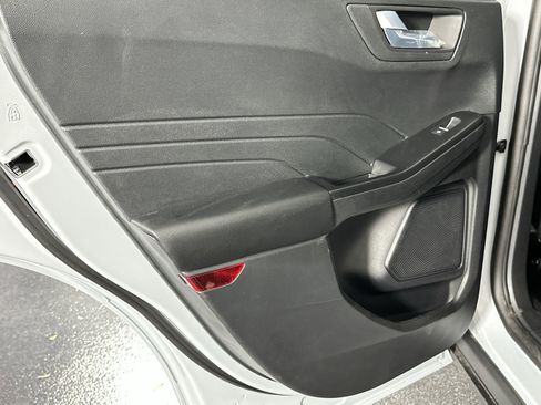 Used 2025 Ford Escape ST-Line image 34