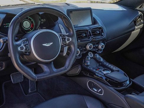 Used 2020 Aston Martin V8 Vantage Coupe image 3