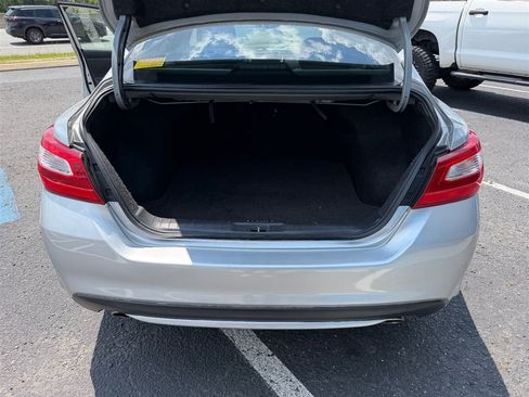 Used 2016 Nissan Altima 2.5 S w/ Power Driver Seat Package FWD image 5
