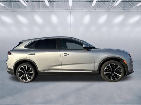 New 2025 VinFast VF 8 Plus image 3