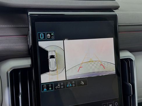 Used 2024 GMC Acadia Denali w/ Super Cruise Package image 17