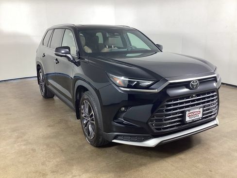 Used 2025 Toyota Grand Highlander AWD Hybrid image 4