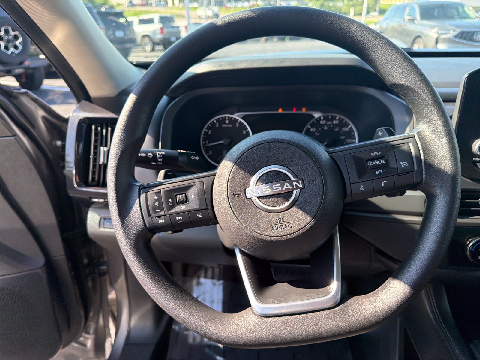 Used 2025 Nissan Pathfinder S FWD image 15