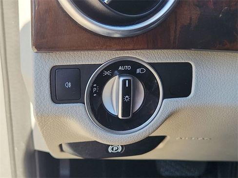 Used 2014 Mercedes-Benz GLK 350 2WD image 18
