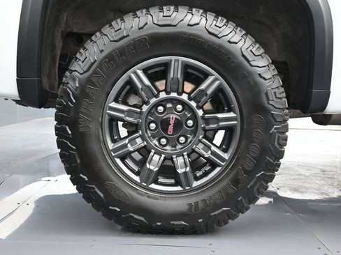 Used 2024 GMC Sierra 1500 AT4X AWD/4WD image 18