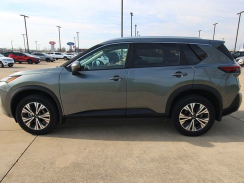 Used 2023 Nissan Rogue SV w/ SV Premium B Package image 16