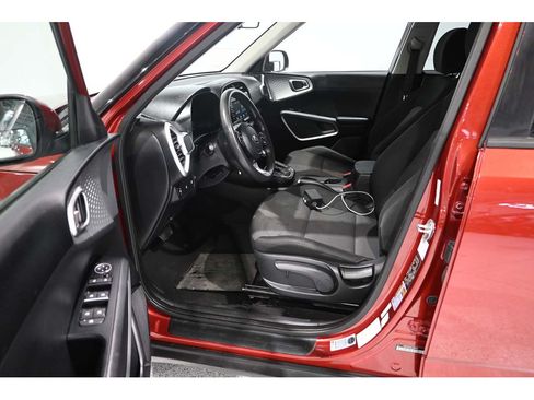 Used 2020 Kia Soul LX FWD image 13
