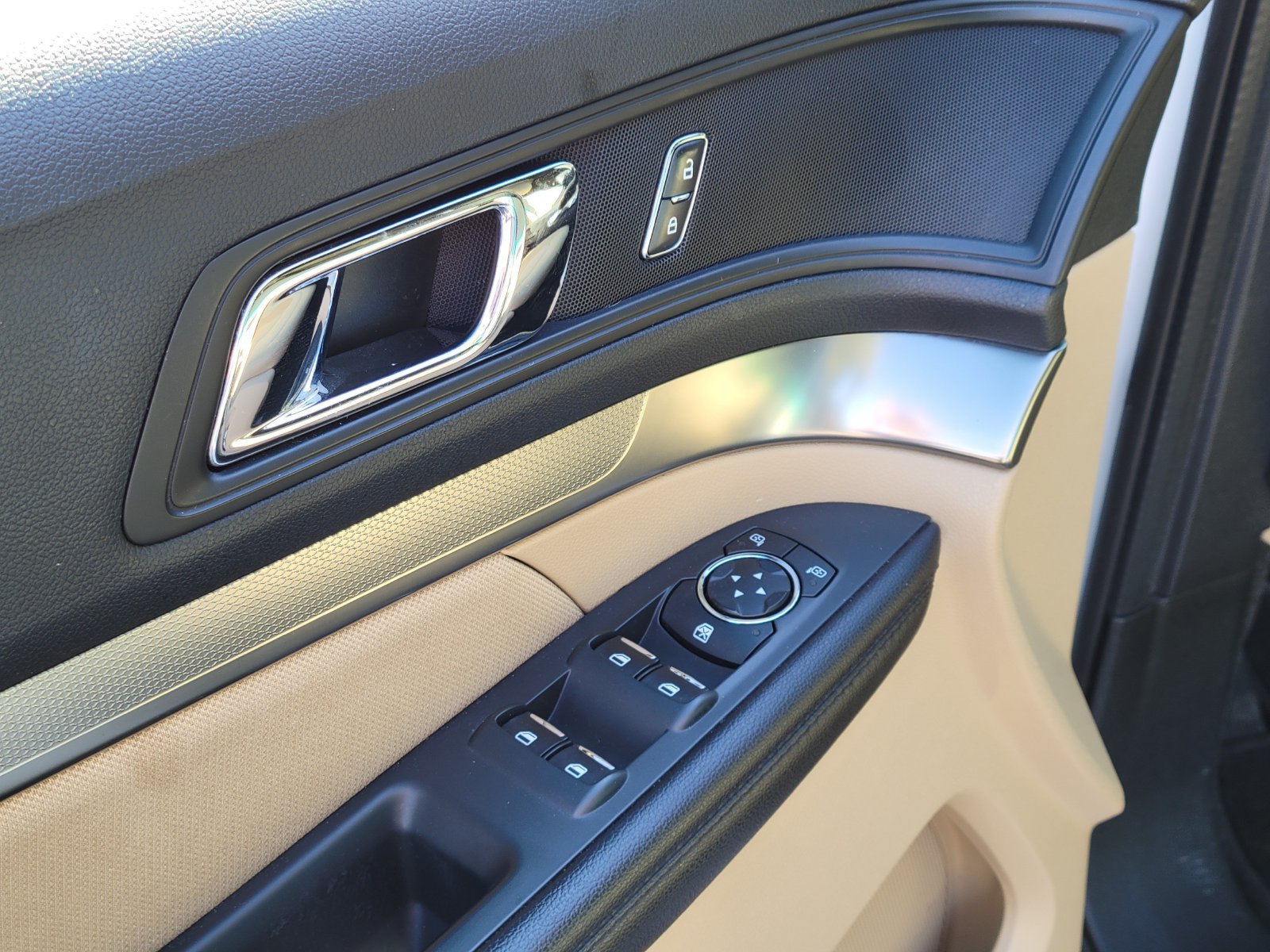 Used 2017 Ford Explorer 4WD image 8