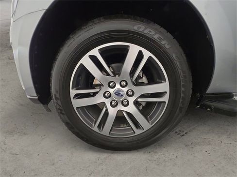 Certified 2024 Ford Expedition XLT image 14