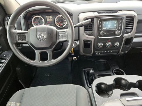 Used 2018 RAM 2500 Tradesman w/ Chrome Appearance Group image 13