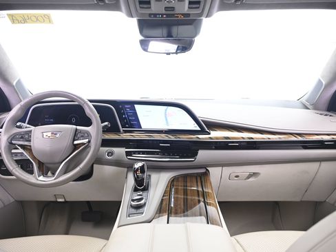 Used 2022 Cadillac Escalade ESV Premium Luxury Platinum AWD/4WD image 33