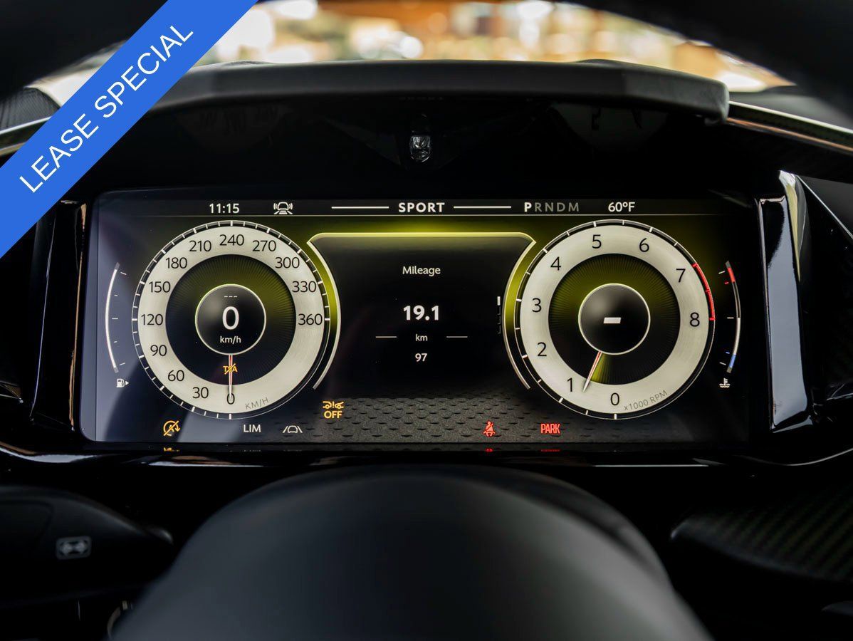 Used 2025 Aston Martin V8 Vantage Coupe RWD image 6