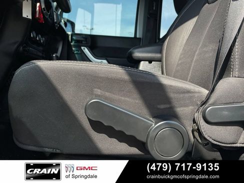 Used 2013 Jeep Wrangler Unlimited Sahara w/ Connectivity Group AWD/4WD image 11