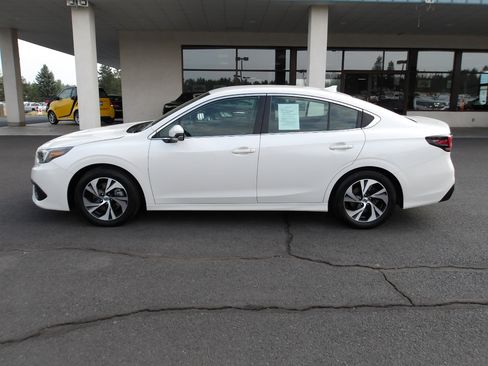 Used 2022 Subaru Legacy Premium image 2