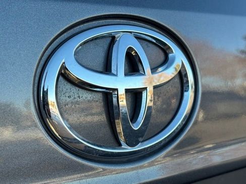 Used 2024 Toyota Highlander LE image 18