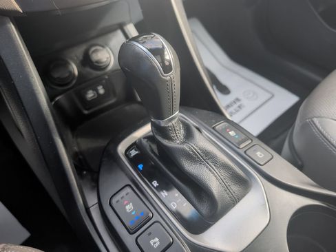 Used 2018 Hyundai Santa Fe AWD image 16