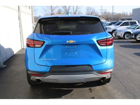 Used 2025 Chevrolet Blazer LT image 4