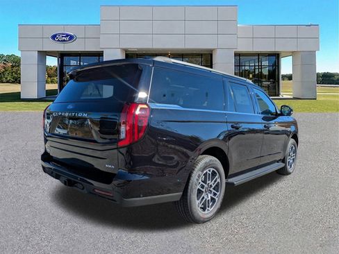 New 2025 Ford Expedition Max Active image 4