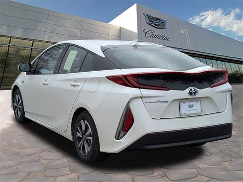 Used 2017 Toyota Prius Prime Premium image 4