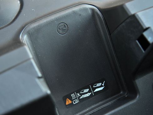 Used 2022 GMC Sierra 1500 AT4 w/ AT4 Premium Package image 36