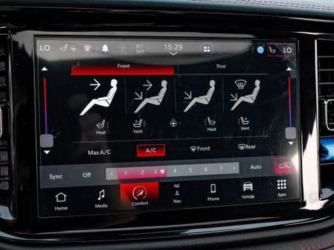 Used 2023 Dodge Durango GT image 35