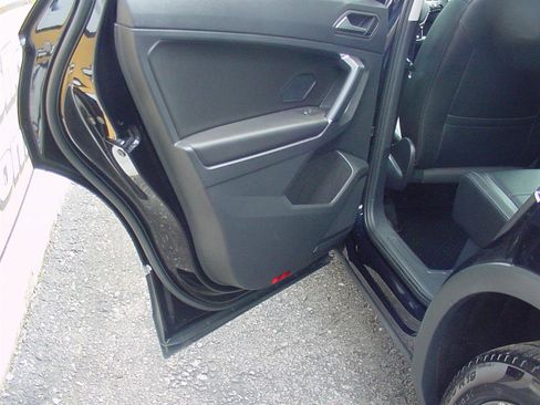 Used 2020 Volkswagen Tiguan SEL w/ 3rd Row Seat Package image 43
