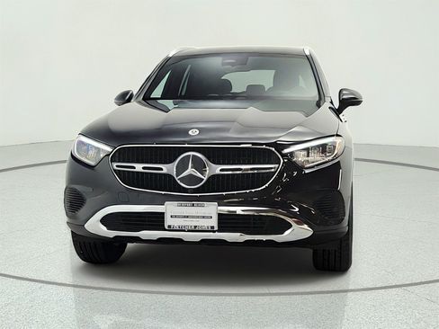 Certified 2026 Mercedes-Benz GLC 300 image 2
