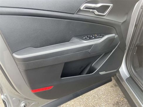 New 2026 Kia Sportage LX image 12