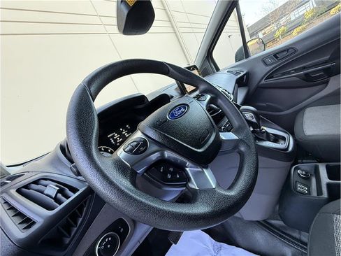 Used 2020 Ford Transit Connect XL image 8