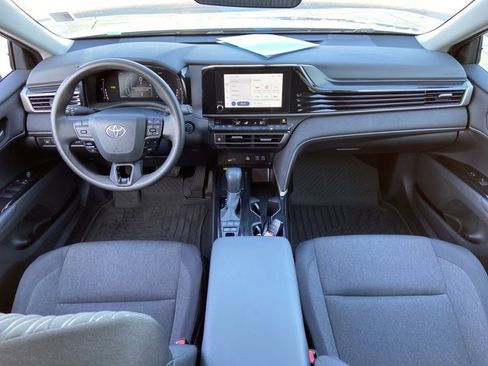 Used 2025 Toyota Camry LE image 47
