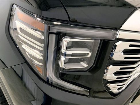 Used 2025 GMC Sierra 1500 Denali w/ Denali Reserve Package AWD/4WD image 28
