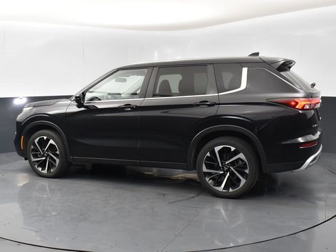 Used 2024 Mitsubishi Outlander SE image 5