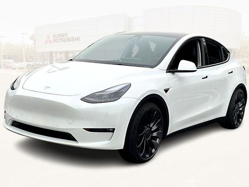Used 2022 Tesla Model Y Performance image 1