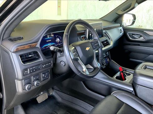 Used 2022 Chevrolet Tahoe Premier w/ Premium Package image 17