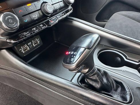 Used 2021 Dodge Durango SXT image 12